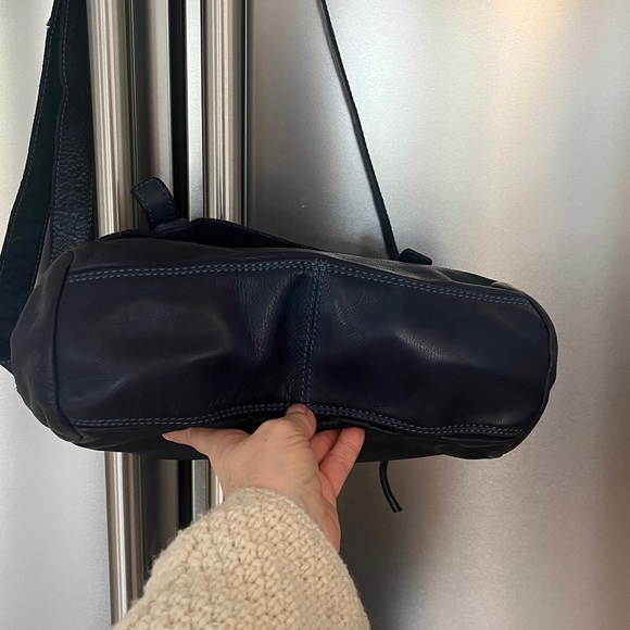 Elegant Navy Leather Satchel - Picture 6 of 16